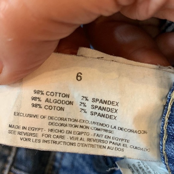 Gloria Vanderbilt Denim Capris in Size 6. EUC. Standard 5-pockets.​ - Picture 4 of 6